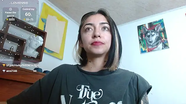 Snapshot of ZoeBakers_ chatting on December 20, 2024, 2:05 pm ZoeBakers online show from December 20, 2024, 2:05 pm