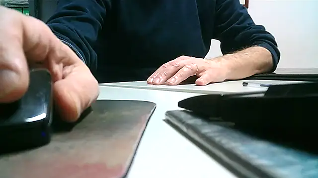 Snapshot of Gregcam chatting on December 3, 2024, 3:44 pm Gregcam online show from December 3, 2024, 3:44 pm