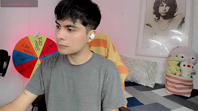 lucas cute online show from January 3, 2025, 12:33 am