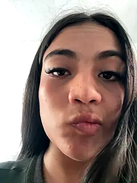 Snapshot of Chiqui_cute chatting on October 12, 2025, 3:55 pm Chiqui cute online show from October 12, 2025, 3:55 pm